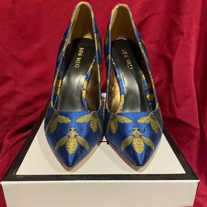 NEW in BOX Nine West Bee Pumps!